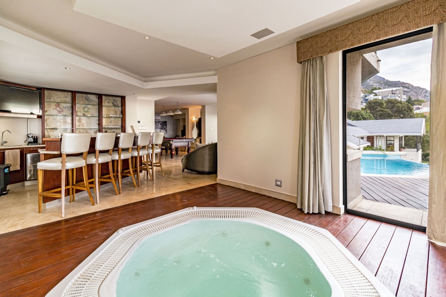 To Let 4 Bedroom Property for Rent in Mountainside Western Cape